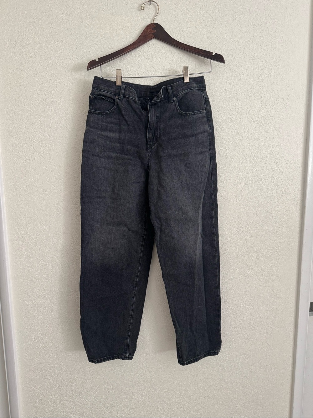 Uniqlo Women’s Black Washed Jeans Size 3 High Rise Relaxed